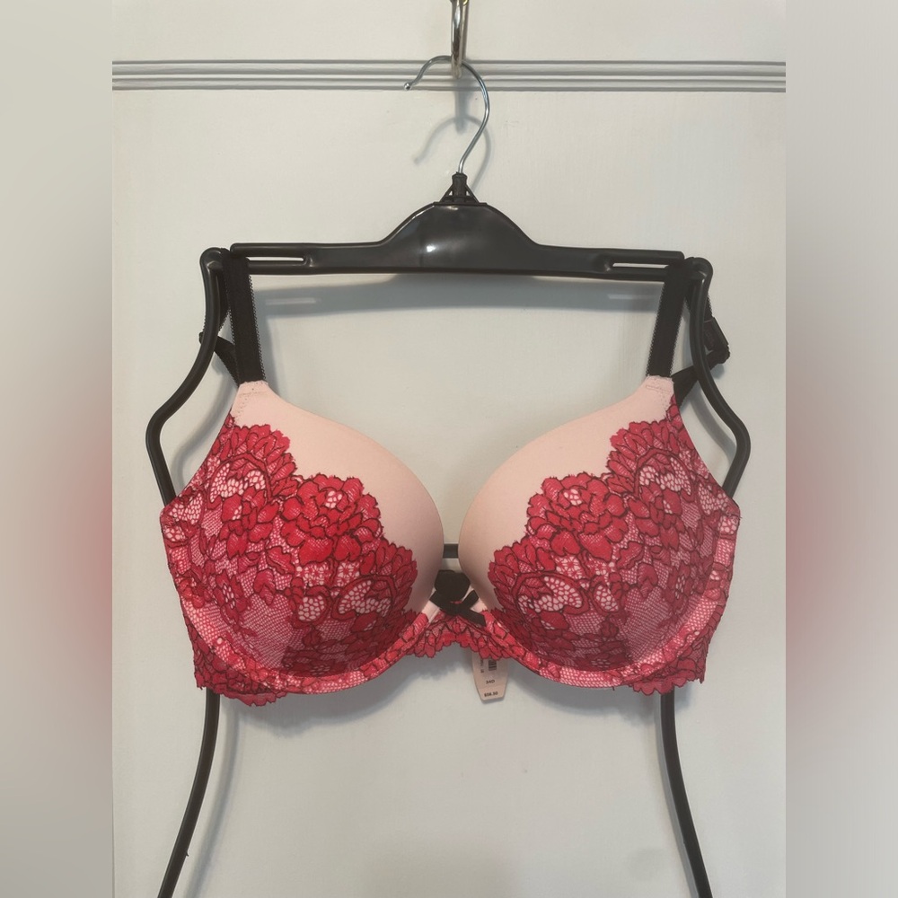 NWT VS Dream Angels Lace Push-Up Bra